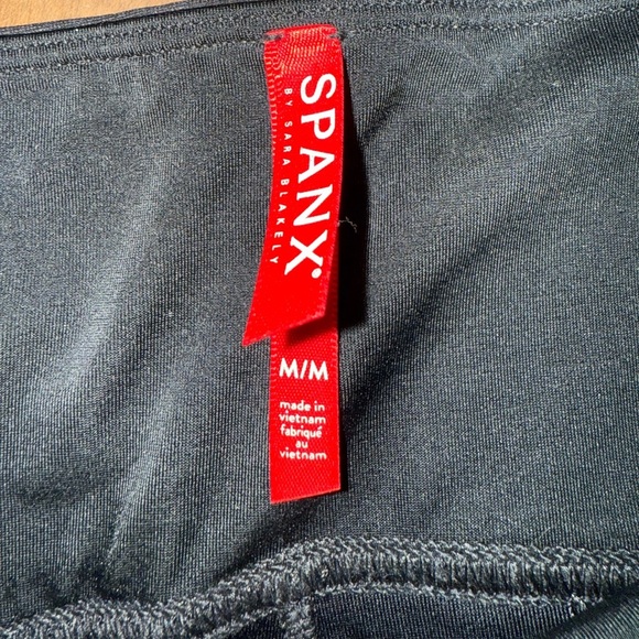 Spanx Faux Leather Leggings size M 2437 Black - Picture 6 of 7